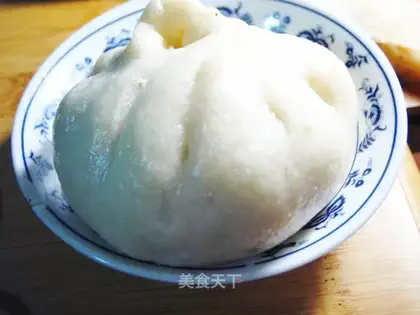 Pork buns with dried plum vegetables