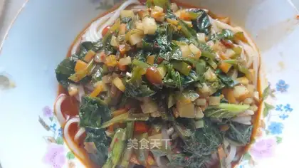 Vegetarian noodles with minced meat
