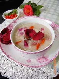 Rose and longan porridge