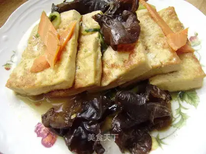 Braised tofu with fungus
