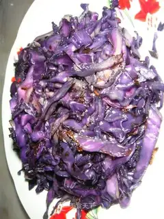 shredded ginger and purple cabbage
