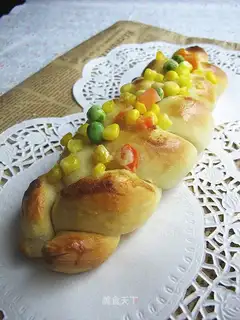 assorted vegetable salad bread