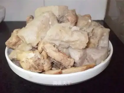 Braised chicken with taro
