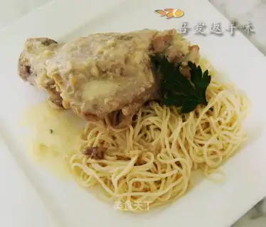 Turkey meat in white sauce with pasta