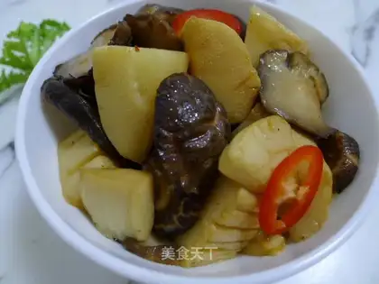 stir-fried winter bamboo shoots with mushrooms