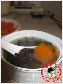 Mixed vegetable pork bone soup