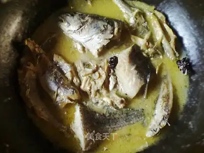 Home-cooked stewed yellow flowers