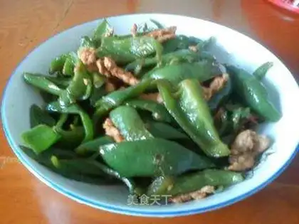 stir-fried lean meat with pepper