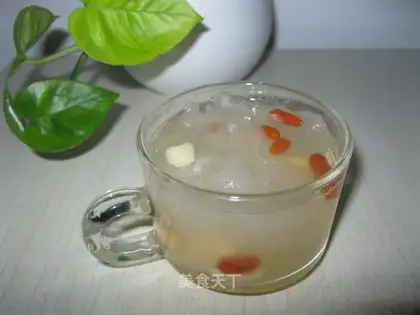 wolfberry, white fungus, lotus seed sugar water