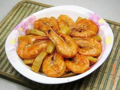 stir-fried prawns with mushroom and oyster sauce
