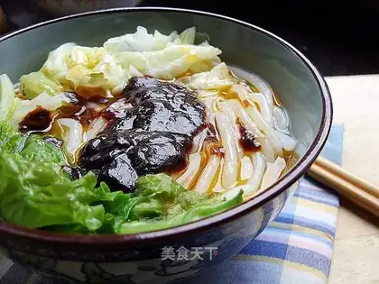 Sweet and sour rice noodles