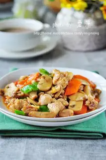 stir-fried mushroom with chicken