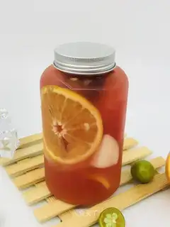 Fruit tea. Peaches
