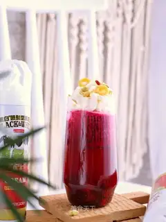 Flamingo milk and tea