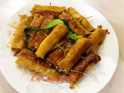 A thousand rolls of meat