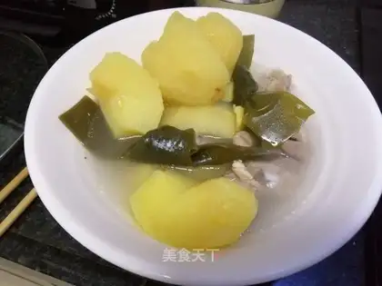 Apple ribs, seaweed soup