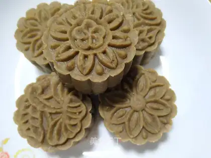 Green bean cake