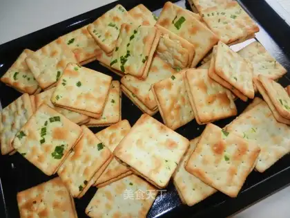 Lacey-crackers