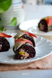 Black rice roll