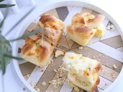 Coconut braids, little toast