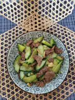 Beef sliced cucumber