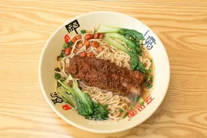 Red rib noodles
