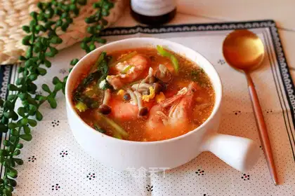 Crab mushrooms and shrimp soup