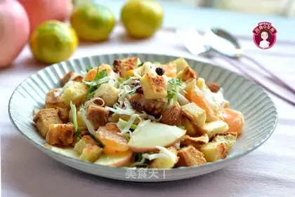 Cracker toast salad