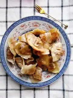 Black pepper beef dumplings