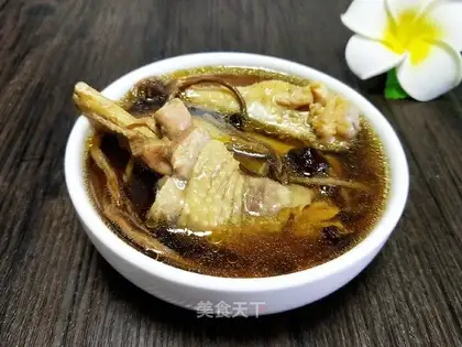 Tea mushroom chicken soup