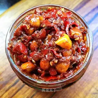 Peanut chili
