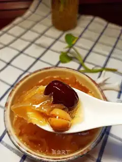 Silver-ear red-leave-tree soup