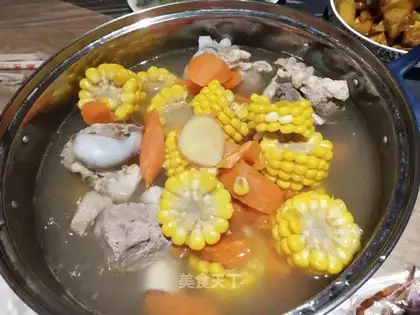 Carrot corn drum bone soup