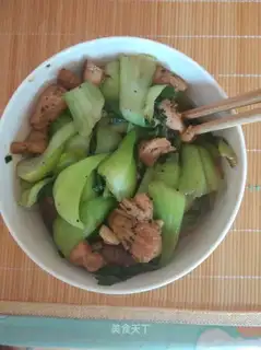 Chicken with greasy mushrooms
