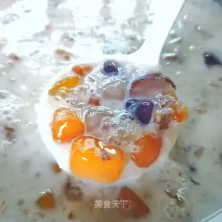 Peaches, sour milk