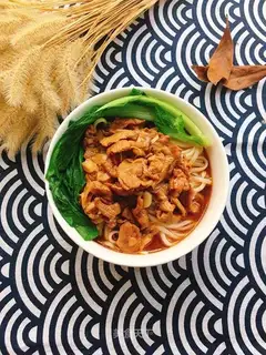Cheese and pork noodles