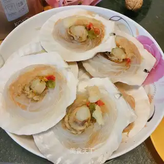 A garlic fan scallop