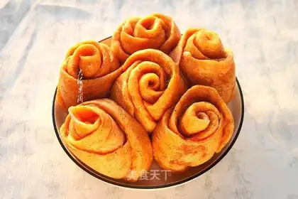 Flamingo rose roll