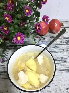 Lily's silver ear apples