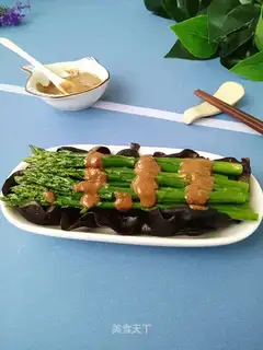 Sesame sauce and platinum