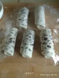Red bean rolls