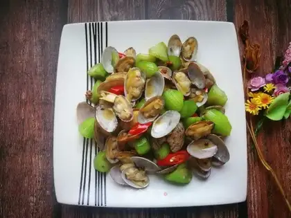 Smelts and clams