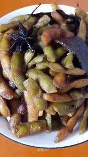 Boiled beans