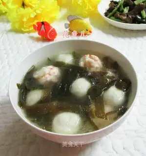 Shrimp-flavored fishball seaweed soup