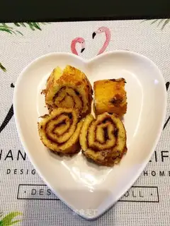 Meat pine rolls