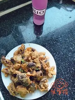 Dry fried mushrooms