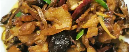 A dry pot of tea, mushrooms, bouquets
