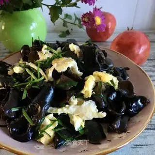 Cream-mucked eggs