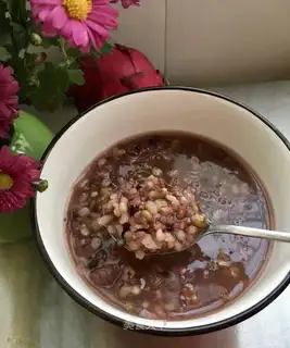 Three-coloured green bean porridge
