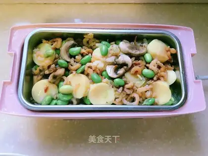 Soybeans, mushrooms, tofu